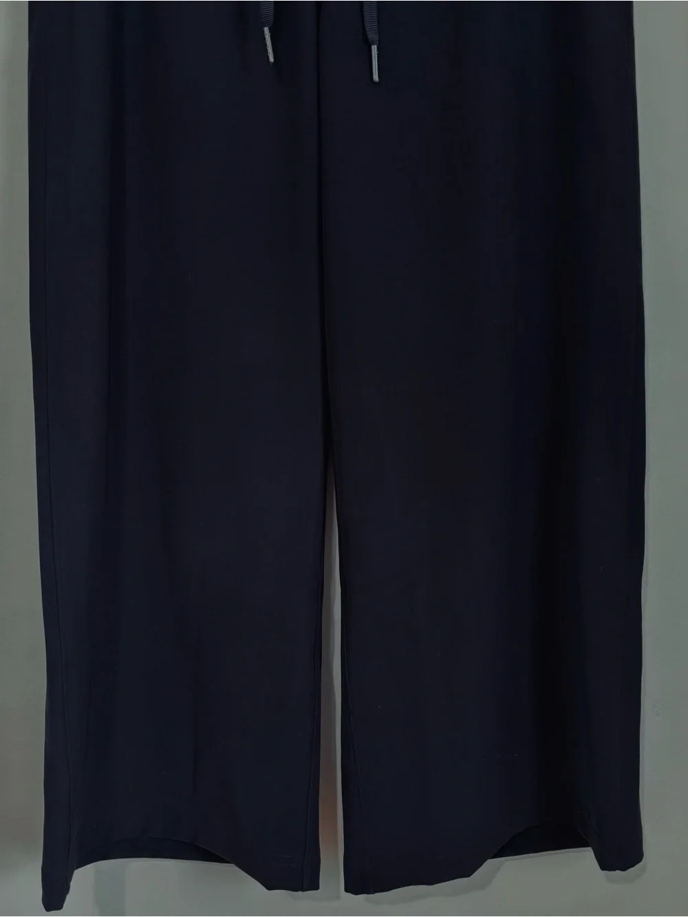 Lululemon on the fly 7/8 wide leg pull on cropped black slouchy activewear pants